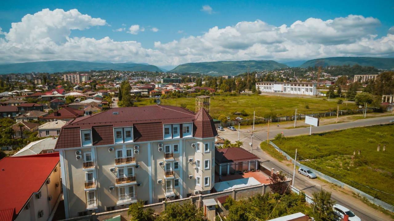 Hotel Samson Sohum Dış mekan fotoğraf